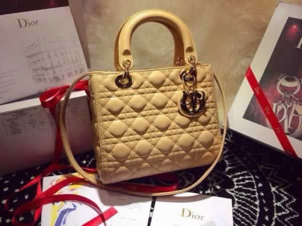 Replica dior messenger bagReplica branded bagsReplica lady with bags.